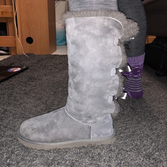 triple bailey bow uggs